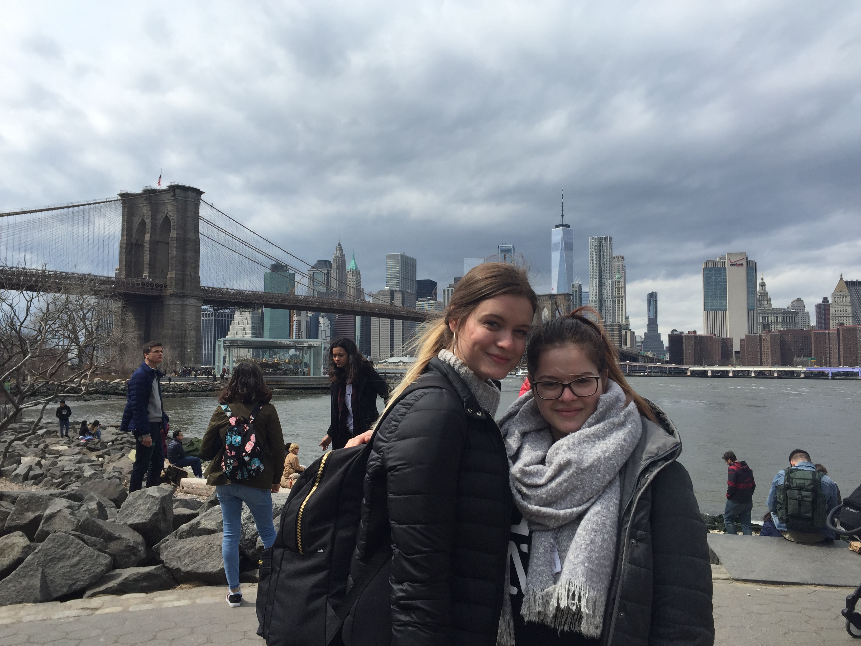 Vanessa and her sister in front of the infamous Brooklyn Bridge (Brooklyn side).